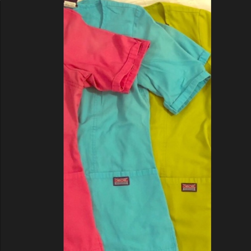 Turquoise Scrub Top💜